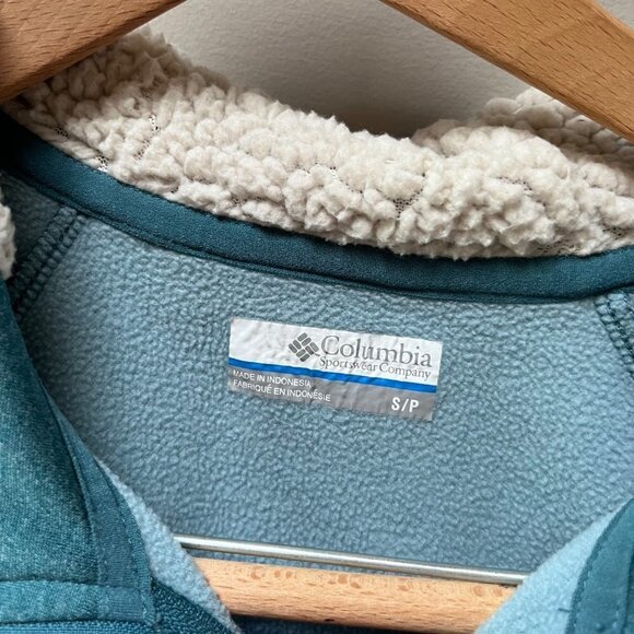Columbia Sherpa Hoodie Pullover- size Small - Picture 2 of 3